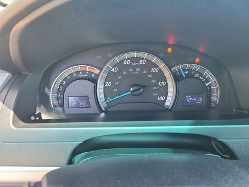 Used 2014 Toyota Camry SE FWD image 22