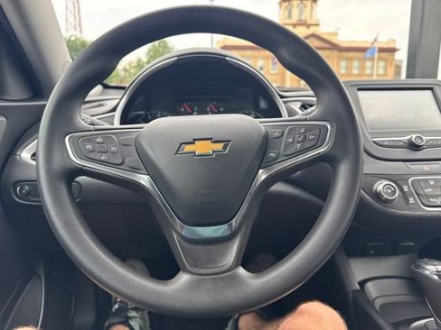 Used 2018 Chevrolet Malibu LS FWD image 14