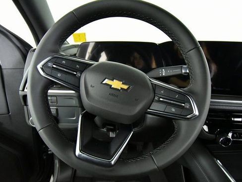 New 2026 Chevrolet Suburban LS image 2