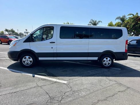 Used 2017 Ford Transit 350 XLT image 4