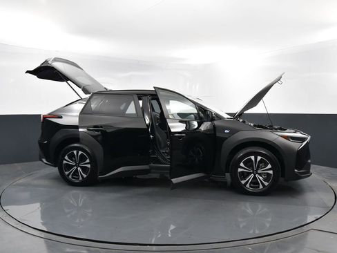 Used 2024 Subaru Solterra Premium image 38