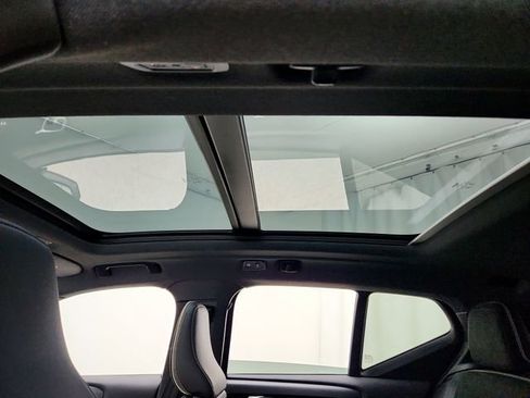 Used 2021 Volvo XC40 T5 R-Design w/ Protection Package Premier image 18