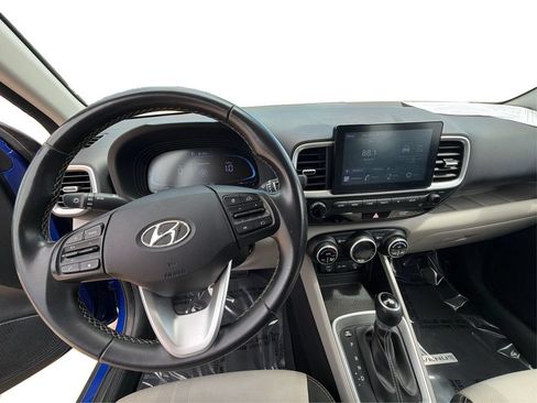 Used 2024 Hyundai Venue SEL FWD image 29