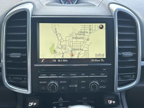 Used 2016 Porsche Cayenne AWD/4WD image 34