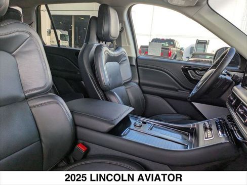 Used 2025 Lincoln Aviator Reserve w/ Luxury Package image 26
