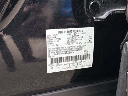 Used 2024 Ford Explorer XLT w/ Equipment Group 202A AWD/4WD image 39