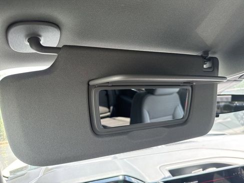 New 2025 GMC Sierra 1500 Elevation image 36