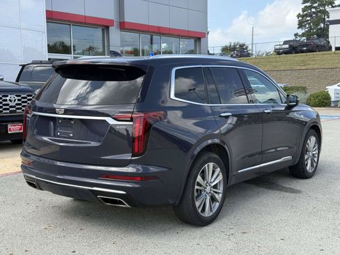 Used 2024 Cadillac XT6 Premium Luxury FWD image 2