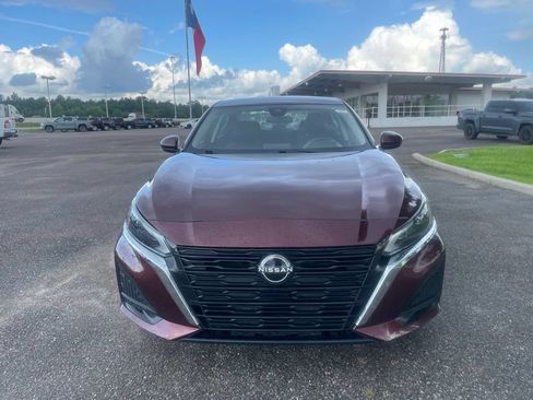 Used 2023 Nissan Altima 2.5 SV FWD image 3