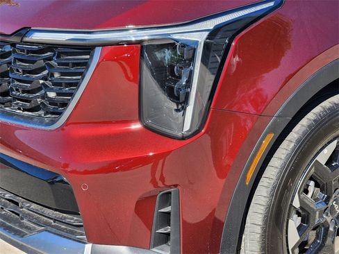 New 2025 Kia Sorento S image 6