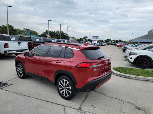 Used 2023 Toyota Corolla Cross XLE w/ Convenience Package AWD/4WD image 3