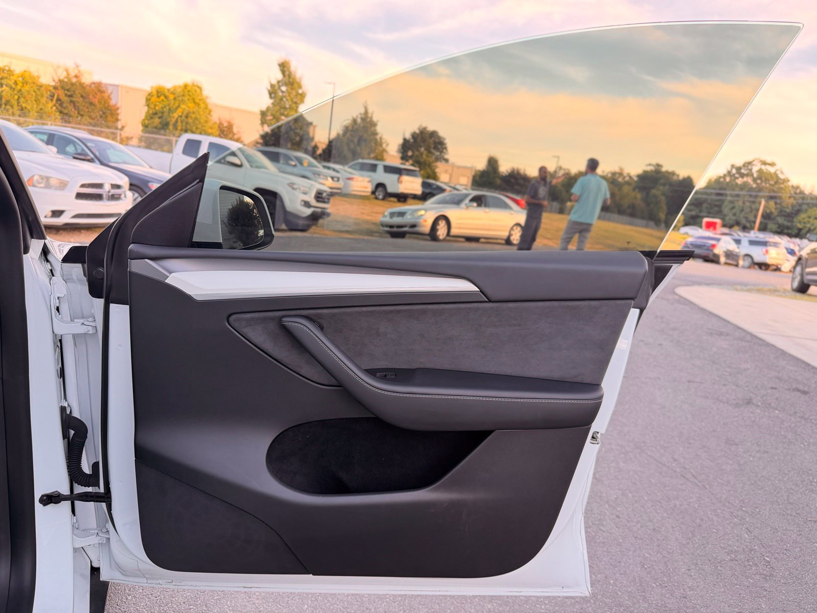 Used 2023 Tesla Model Y Long Range AWD/4WD image 28