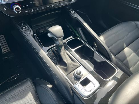 Used 2024 Kia Telluride SX Prestige w/ Towing Package image 39