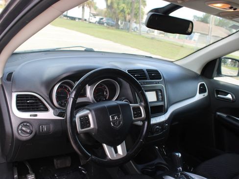 Used 2019 Dodge Journey SE w/ Connectivity Group FWD image 10
