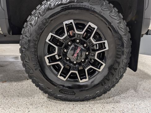 Used 2025 GMC Sierra 2500 AT4X w/ Snow Plow Prep/Camper Package image 12