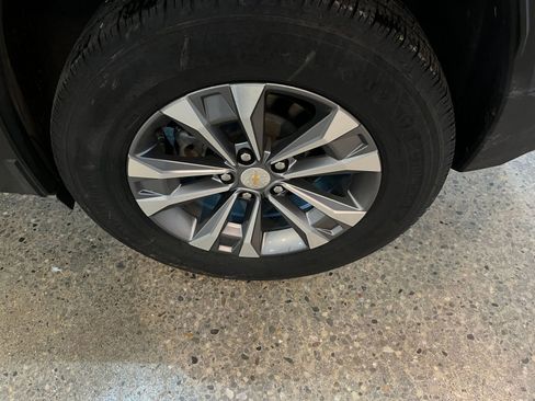 Used 2025 Chevrolet Equinox LT FWD image 30