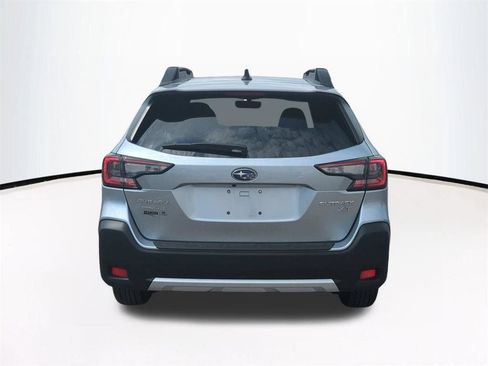 Used 2025 Subaru Outback Limited XT w/ Popular Package #2 AWD/4WD image 6