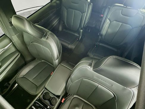 Used 2025 Jeep Grand Cherokee L Overland image 22