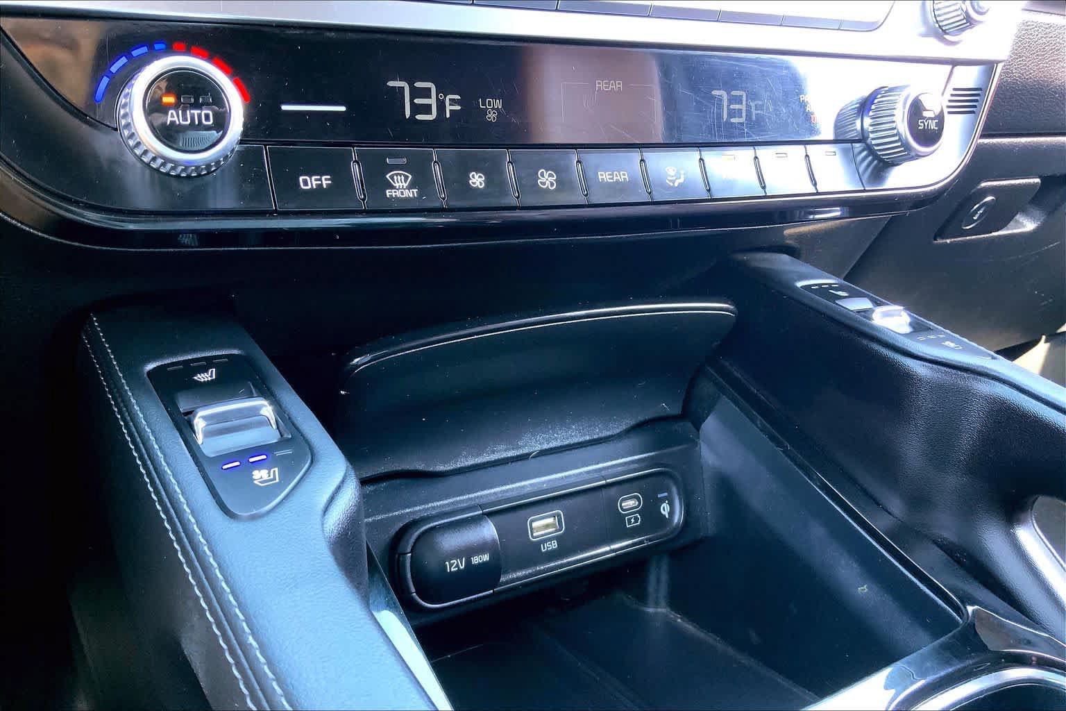 Used 2024 Kia Telluride EX w/ EX Captain's Chair Package FWD image 30