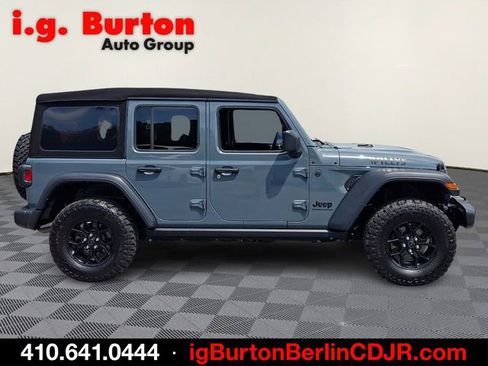 Used 2024 Jeep Wrangler Unlimited Sport AWD/4WD image 7