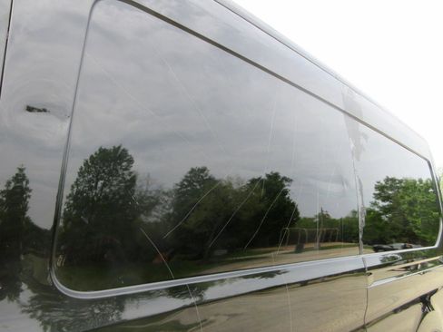 Used 2015 Ford Transit 250 148 Medium Roof RWD image 28