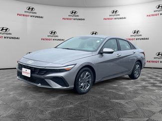 Certified 2024 Hyundai Elantra SEL FWD video 3