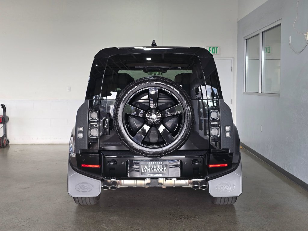 Used 2025 Land Rover Defender 110 V8 AWD/4WD image 5