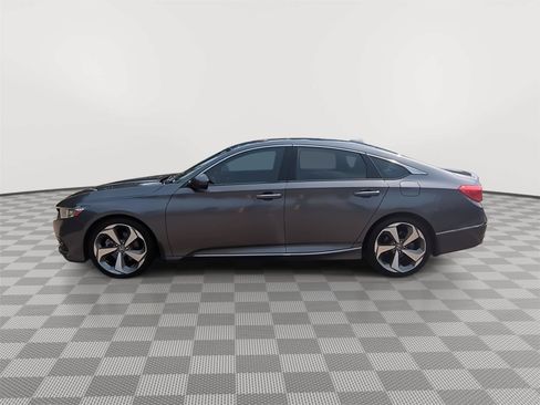 Used 2020 Honda Accord Touring image 2