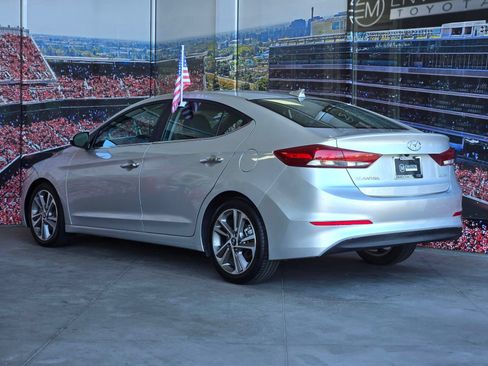 Used 2017 Hyundai Elantra Limited FWD image 4