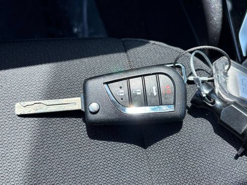 Used 2025 Toyota Corolla LE FWD image 21