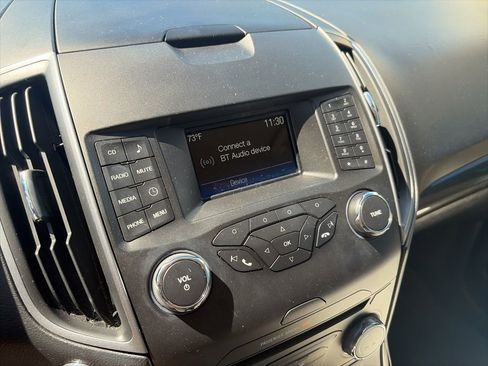 Used 2018 Ford Edge SE image 13