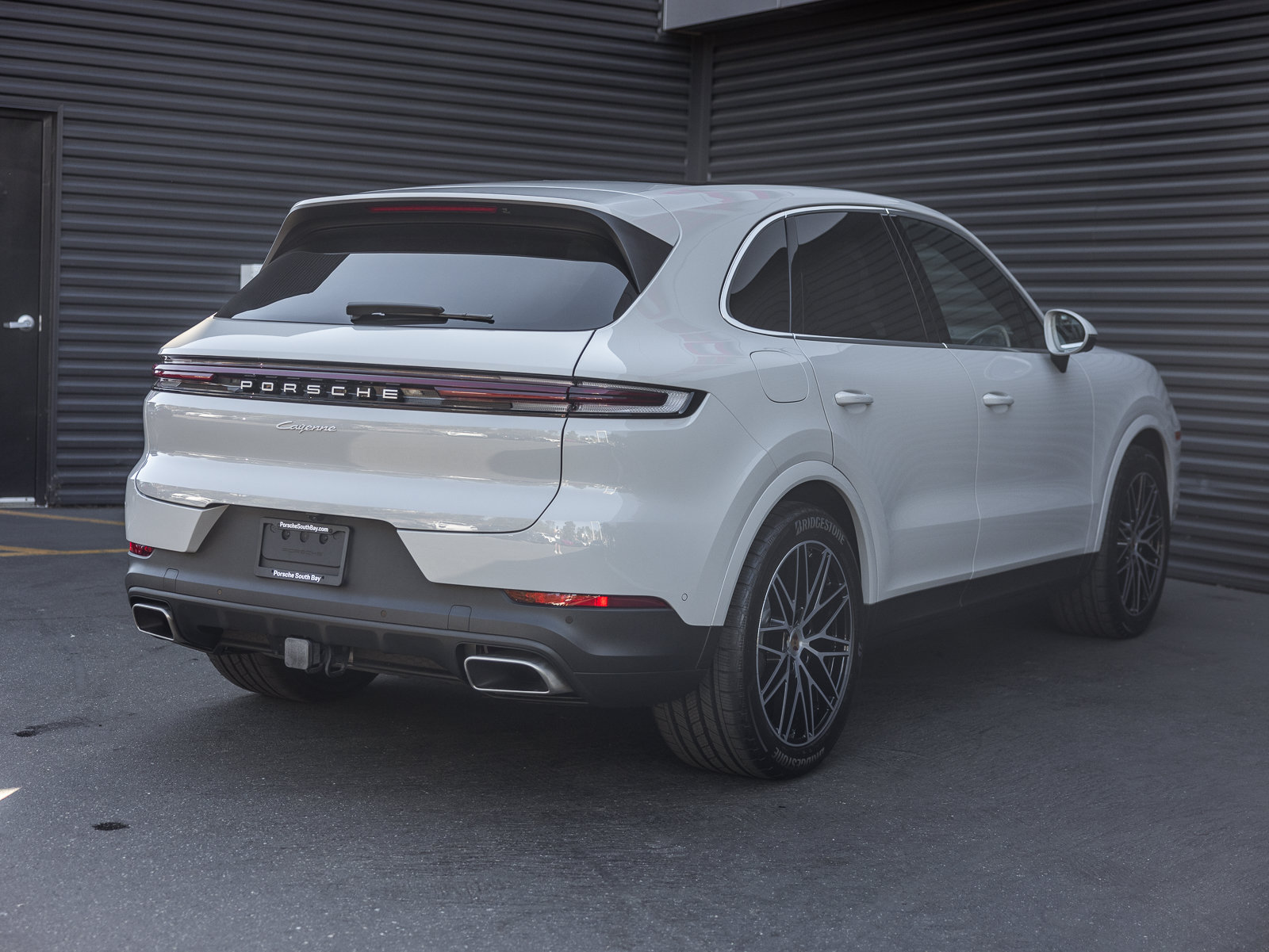 Certified 2025 Porsche Cayenne AWD/4WD image 9