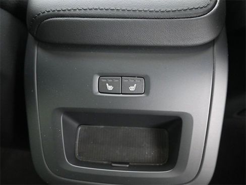 Used 2024 Volvo V60 B5 Cross Country Plus image 32