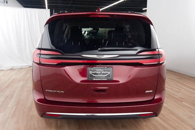 Used 2022 Chrysler Pacifica Touring-L AWD/4WD image 4