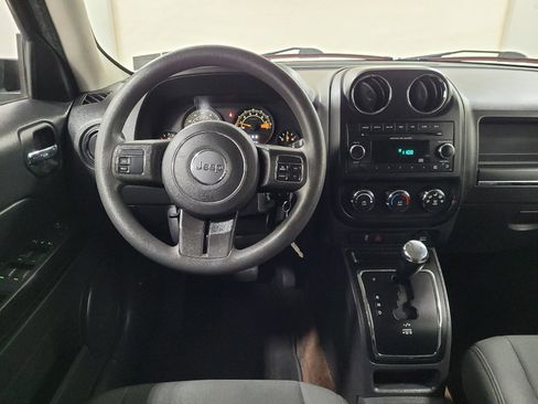 Used 2014 Jeep Patriot Sport w/ Power Value Group AWD/4WD image 22