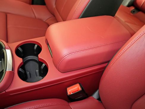 New 2026 Porsche Macan image 30