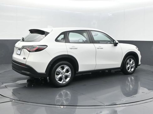 Certified 2025 Honda HR-V LX image 22