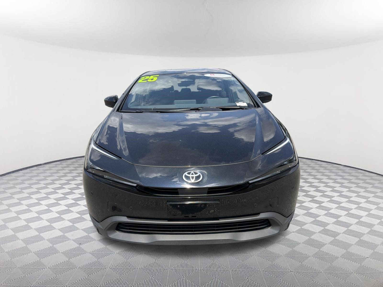 Certified 2025 Toyota Prius LE AWD/4WD image 2