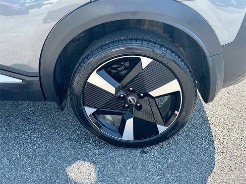 Used 2025 Nissan Kicks SR image 24