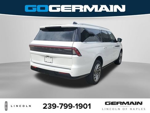 New 2026 Lincoln Navigator L Reserve AWD/4WD image 8