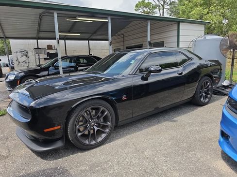Used 2021 Dodge Challenger R/T Scat Pack RWD image 7