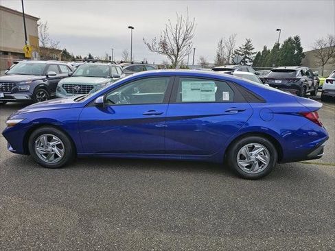 New 2026 Hyundai Elantra SE FWD image 4