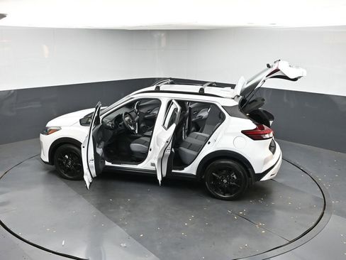 Used 2021 Nissan Kicks SR w/ SR Premium Package image 44
