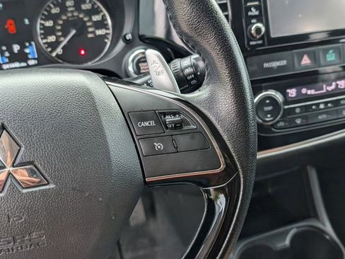 Used 2016 Mitsubishi Outlander GT image 16