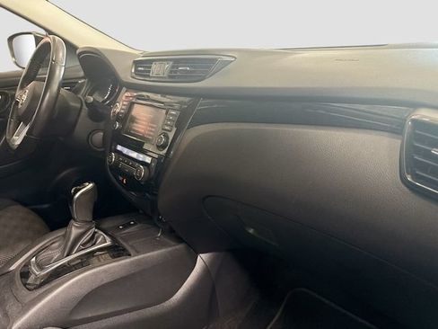 Used 2019 Nissan Rogue Sport SV w/ Technology Package AWD/4WD image 29