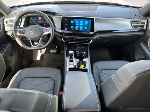 Certified 2025 Volkswagen Atlas Cross Sport SE w/ Panoramic Sunroof Package AWD/4WD image 12