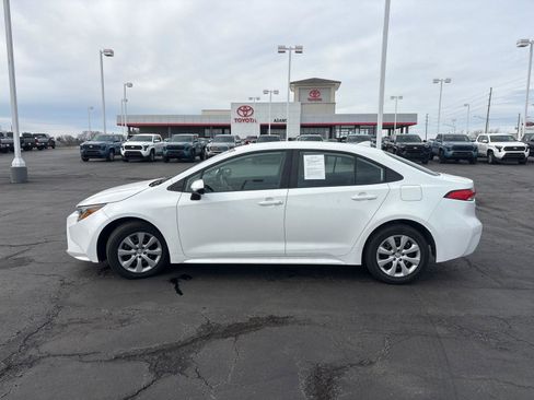 Used 2023 Toyota Corolla LE image 4