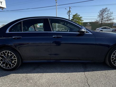 Used 2017 Mercedes-Benz E 300 image 8