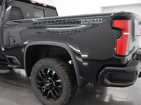 Used 2025 Chevrolet Silverado 2500 LT w/ Trail Boss Package AWD/4WD image 37