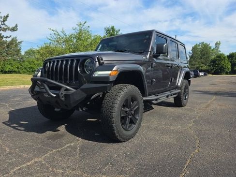 Used 2020 Jeep Wrangler Unlimited Sahara AWD/4WD image 3